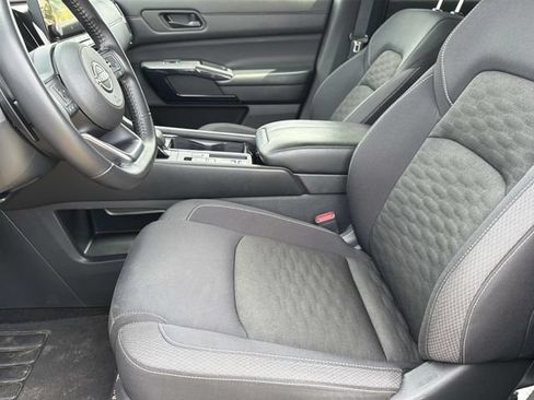 Used 2024 Nissan Pathfinder SV FWD image 18