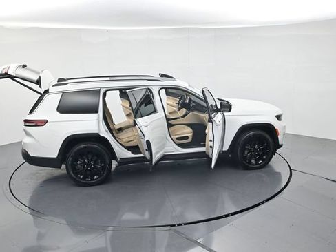 Used 2021 Jeep Grand Cherokee L Limited w/ Luxury Tech Group II AWD/4WD image 51