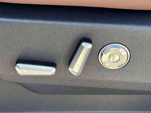 New 2026 Lincoln Navigator Reserve AWD/4WD image 24