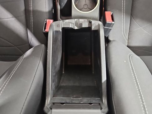 Used 2015 Ford Fiesta SE image 24