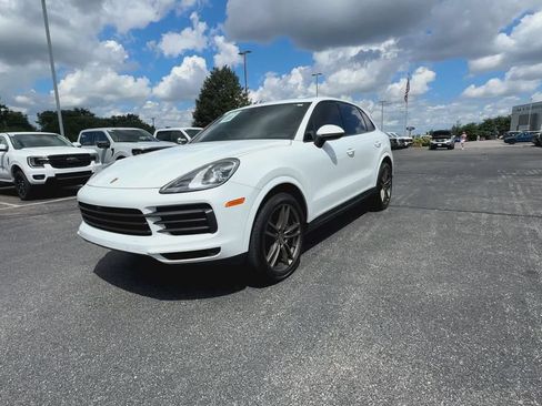 Used 2022 Porsche Cayenne Platinum Edition AWD/4WD image 4
