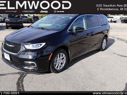 Certified 2024 Chrysler Pacifica Touring-L