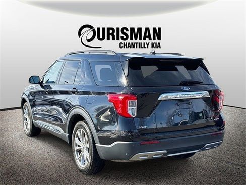 Used 2022 Ford Explorer XLT w/ Equipment Group 202A image 4