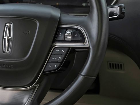 Used 2019 Lincoln Nautilus Reserve image 20