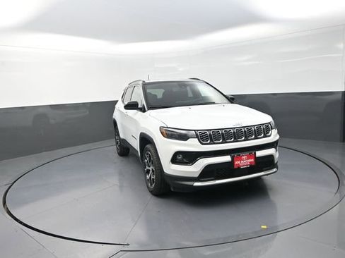 Used 2024 Jeep Compass Limited AWD/4WD image 6