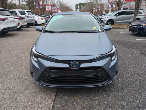 Certified 2025 Toyota Corolla LE image 9
