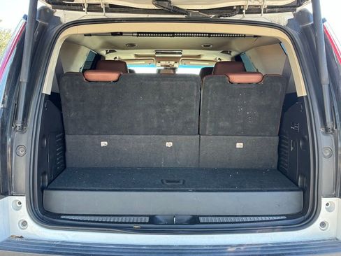 Used 2016 Cadillac Escalade Luxury image 7