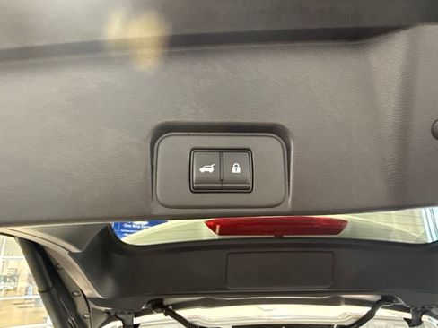 Used 2024 Nissan Rogue SV AWD/4WD image 19