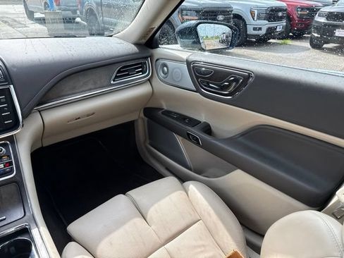 Used 2017 Lincoln Continental Reserve w/ Luxury Package AWD/4WD image 19