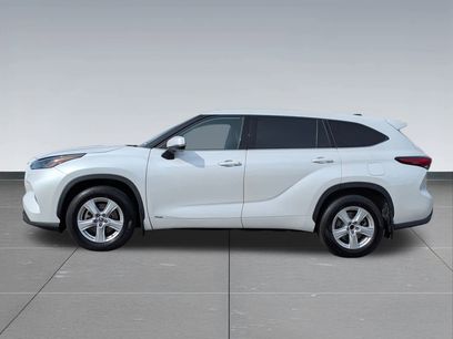 Used 2022 Toyota Highlander LE