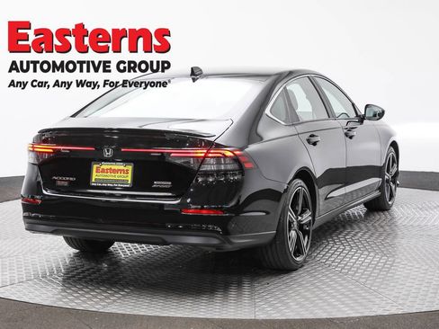 Used 2025 Honda Accord Sport image 5