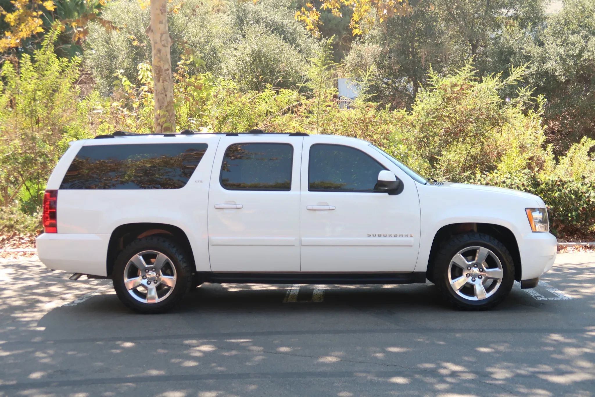 Used 2007 Chevrolet Suburban LTZ w/ LTZ Preferred Equipment Group RWD image 11