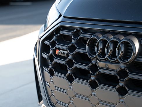 Certified 2023 Audi SQ5 Premium Plus w/ Premium Plus Package AWD/4WD image 39