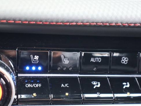 Used 2025 Chevrolet Equinox RS w/ Convenience Package III FWD image 28