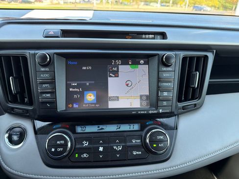 Used 2018 Toyota RAV4 XLE AWD/4WD image 26