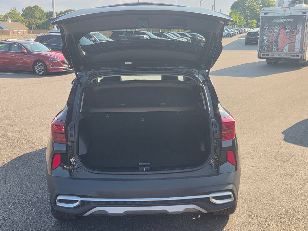 Used 2023 Kia Seltos SX w/ SX Sunroof Package AWD/4WD image 32