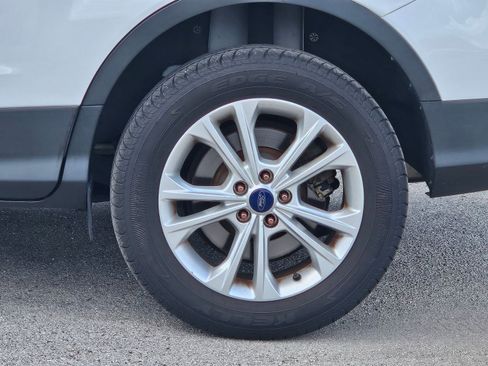 Used 2017 Ford Escape SE FWD image 5