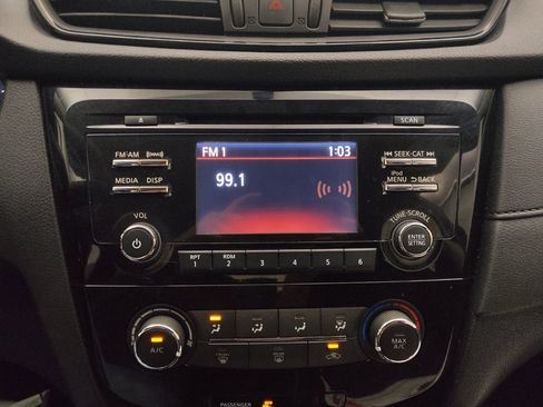 Used 2017 Nissan Rogue S AWD/4WD image 25