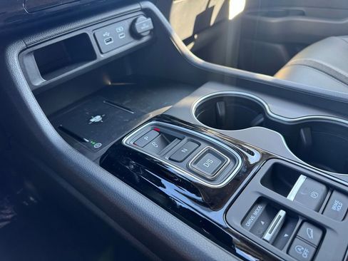 New 2025 Honda Pilot Touring image 11