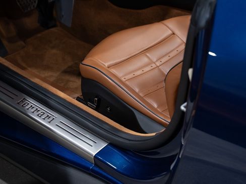 Used 2020 Ferrari Portofino image 27