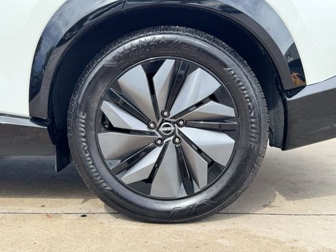 Used 2025 Nissan Ariya FWD image 11