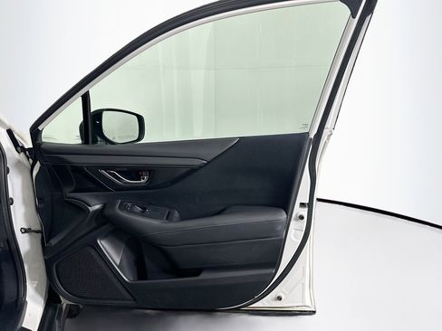 Used 2025 Subaru Outback Premium AWD/4WD image 33