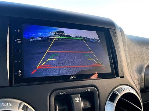 Used 2016 Jeep Wrangler Sahara w/ Connectivity Group image 13