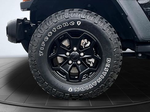 Used 2023 Jeep Wrangler Unlimited w/ Cold Weather Group AWD/4WD image 8