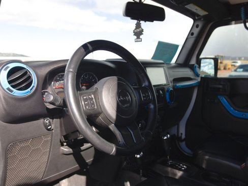 Used 2016 Jeep Wrangler Unlimited Sahara w/ Max Tow Package image 15