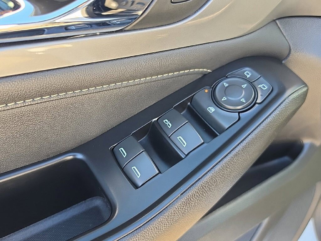 Used 2023 Chevrolet Traverse LT AWD/4WD image 24
