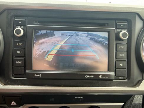 Used 2019 Toyota Tacoma SR5 AWD/4WD image 13