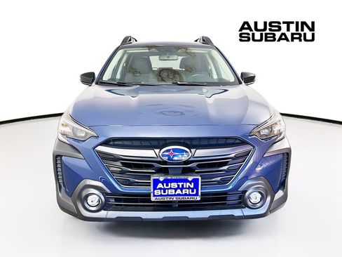 Used 2025 Subaru Outback Premium AWD/4WD image 2