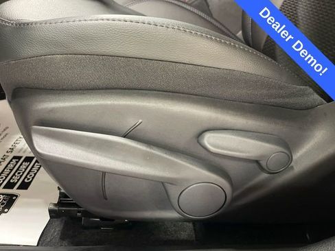 New 2026 Jeep Compass Latitude AWD/4WD image 12