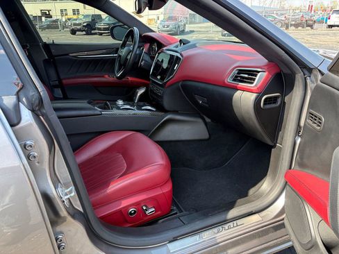 Used 2022 Maserati Ghibli Modena Q4 image 10