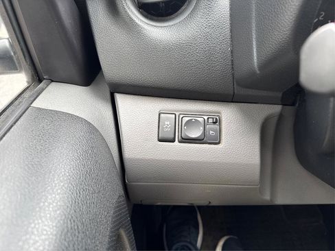 Used 2015 Nissan NV200 SV w/ Technology Package image 32