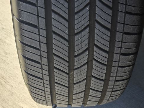 Certified 2025 Acura ADX Base image 9