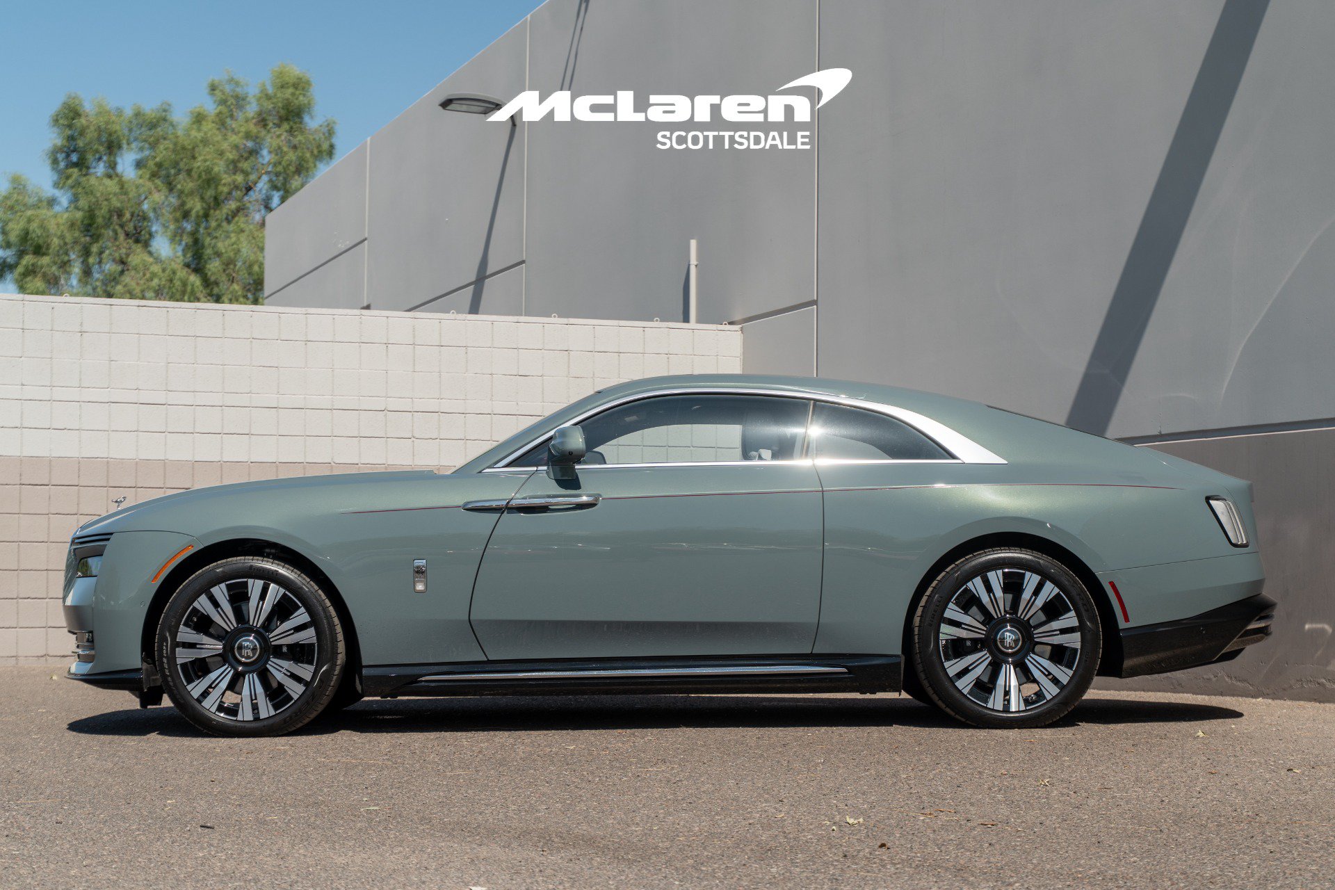 Used 2024 Rolls-Royce Spectre w/ Spectre Launch Package AWD/4WD image 4
