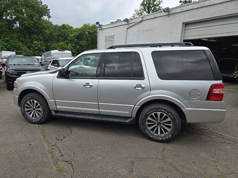 Used 2017 Ford Expedition XLT AWD/4WD image 10