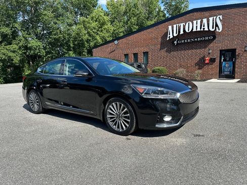 Used 2019 Kia Cadenza Premium FWD image 1