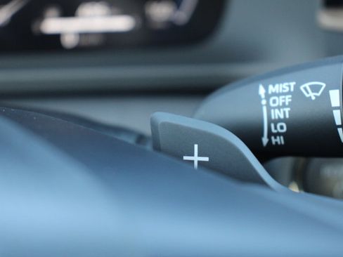 Used 2025 Toyota Crown Signia image 32