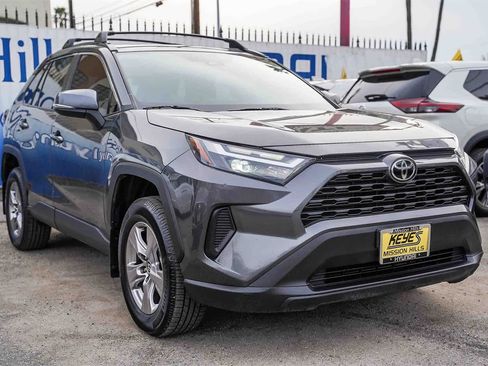 Used 2023 Toyota RAV4 XLE w/ Convenience Package image 3