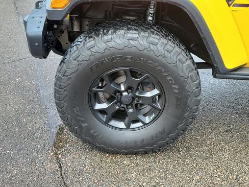 Used 2018 Jeep Wrangler Unlimited Sahara w/ Quick Order Package 24M Moab AWD/4WD image 34