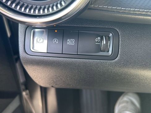 Used 2025 Chevrolet Equinox LT w/ Convenience Package II image 31