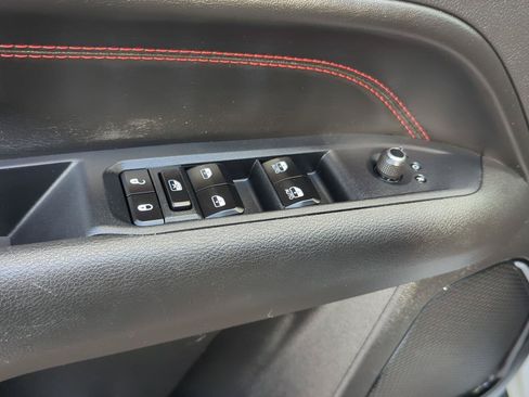 Used 2025 Jeep Compass Trailhawk AWD/4WD image 13