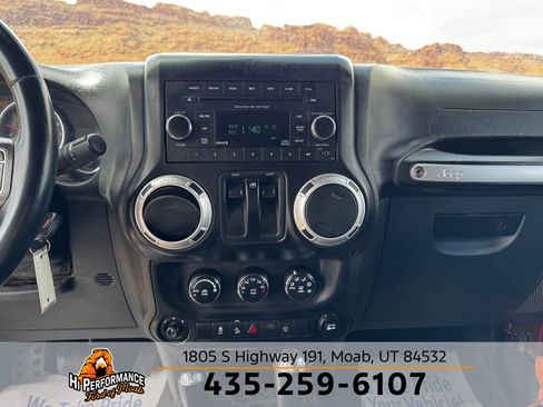 Used 2014 Jeep Wrangler Rubicon w/ Power Convenience Group AWD/4WD image 28