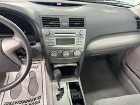Used 2010 Toyota Camry FWD image 16