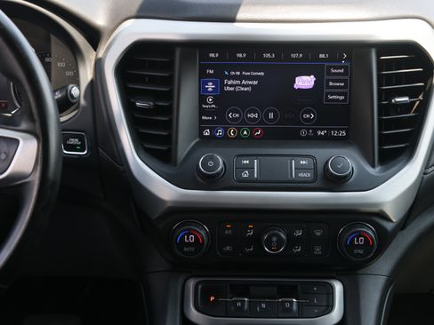 Used 2023 GMC Acadia SLT AWD/4WD image 8