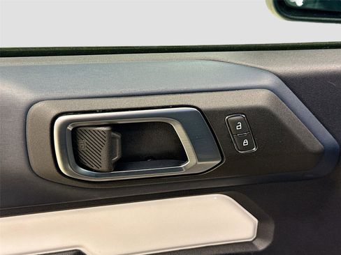 Certified 2021 Ford Bronco Outer Banks w/ Sasquatch Package image 17