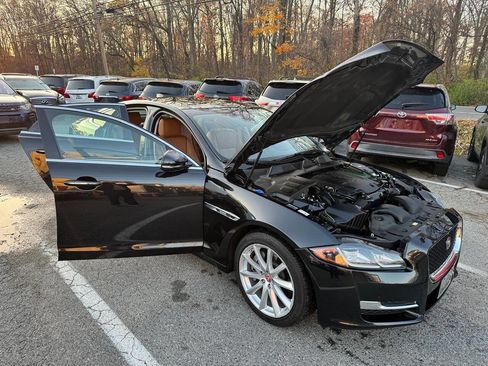 Used 2016 Jaguar XJ R-Sport image 2