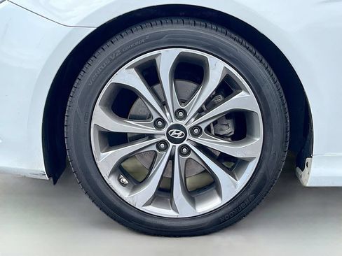 Used 2014 Hyundai Sonata SE w/ Premium Package 03 FWD image 32